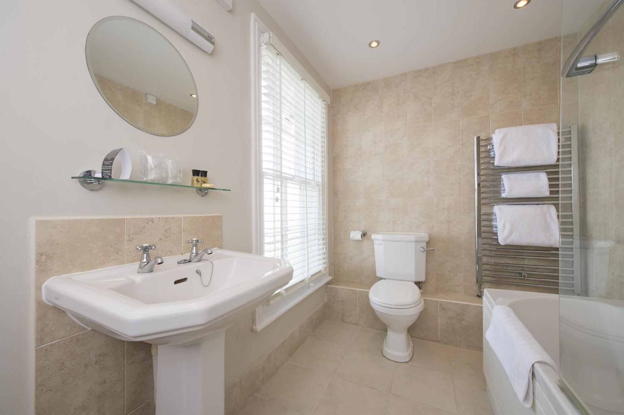 Bed & Breakfast The Boathouse 4*